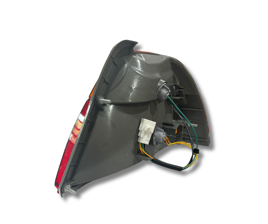 Faro Trasero Izquierdo – Toyota Sprinter 1998 - Imagen 3