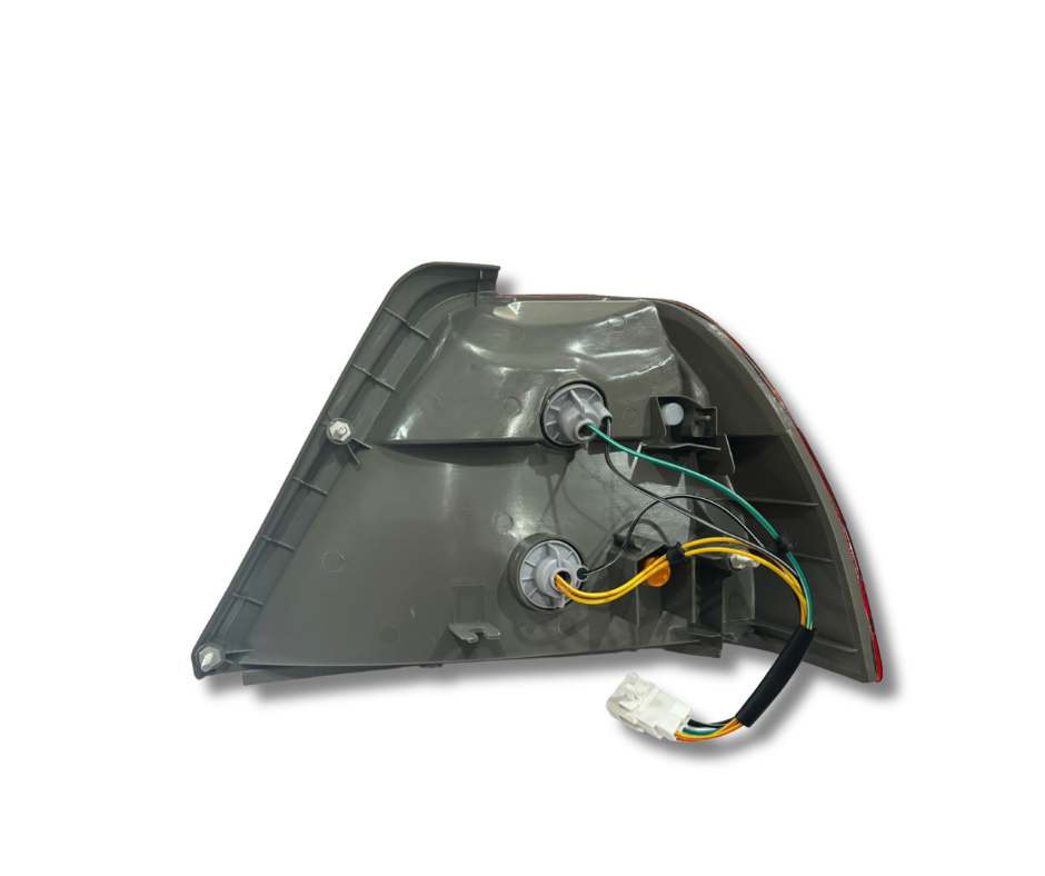 Faro Trasero Izquierdo – Toyota Sprinter 1998 - Imagen 2